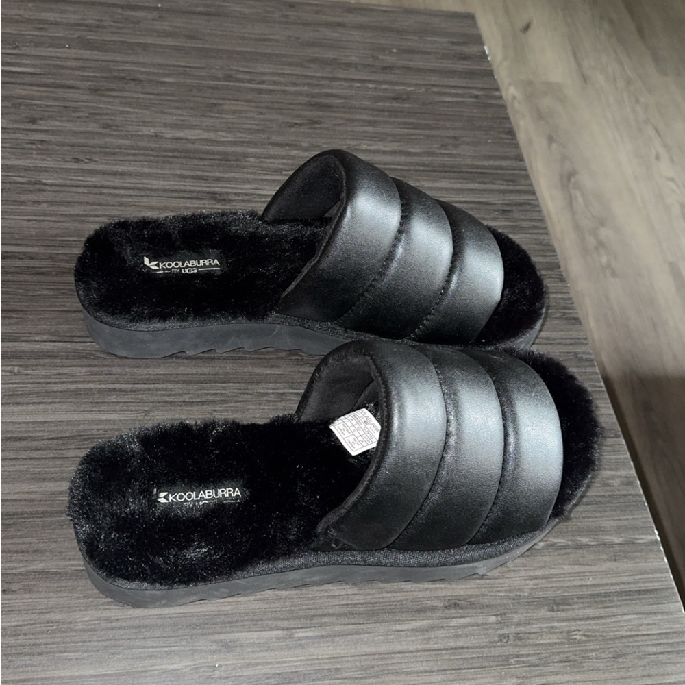 Koolaburra by UGG Women's Black Fuzzy Slide Slippers